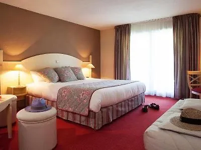 Western Golf D'albon فندق