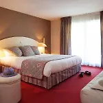 Western Golf D'albon Hotel